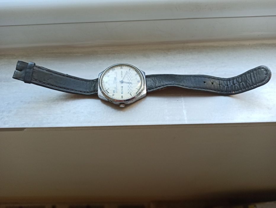 Продавам часовници