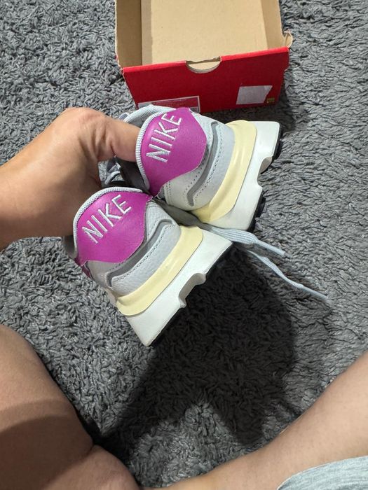 Nou în cutie:Adidași Nike Phoenix Waffle marimea 35.5