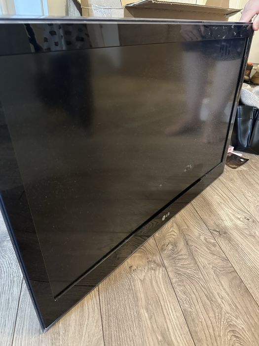 Телевизор LG, на запчасти отдаю
