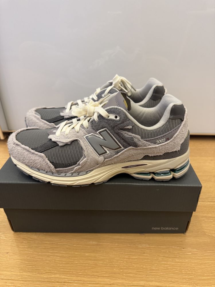 New Balance 2002R мъжки обувки маратонки 45EUR + Кутия