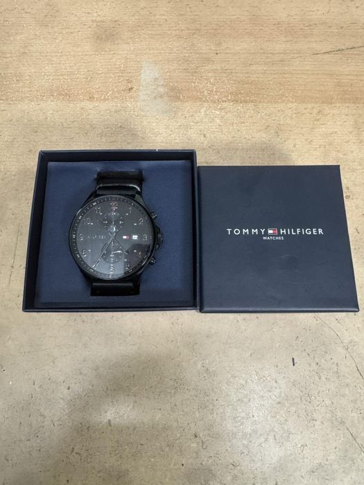 Часовник Tommy Hilfiger