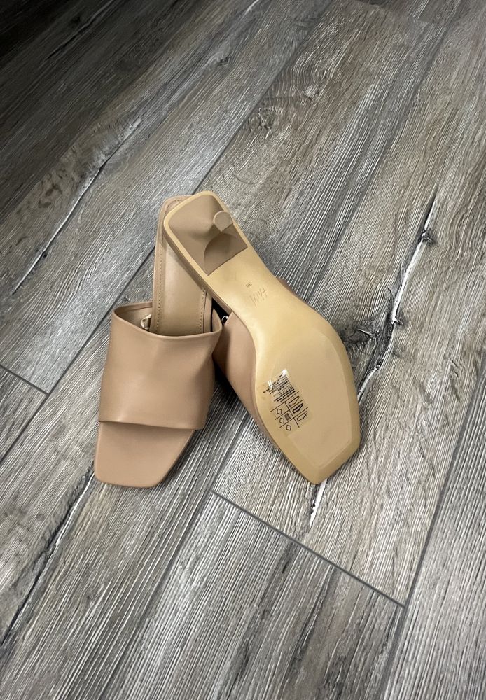 H&M tan kitten heel sandals