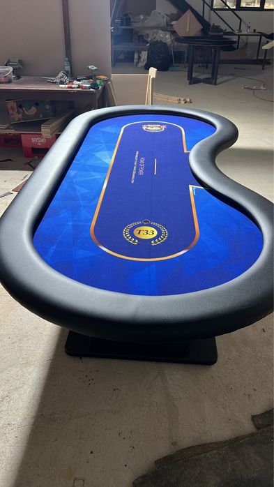 Masa de poker profesionista de 10 persoane in fabrica CustomTables.eu