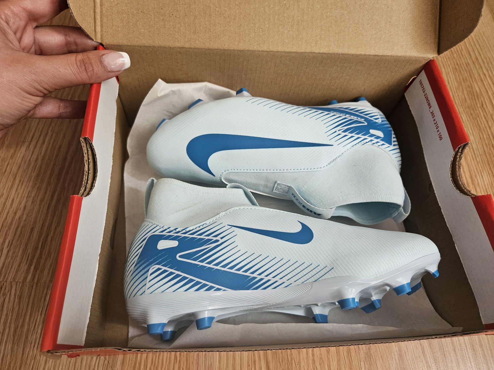 Детски бутонки Nike нови!