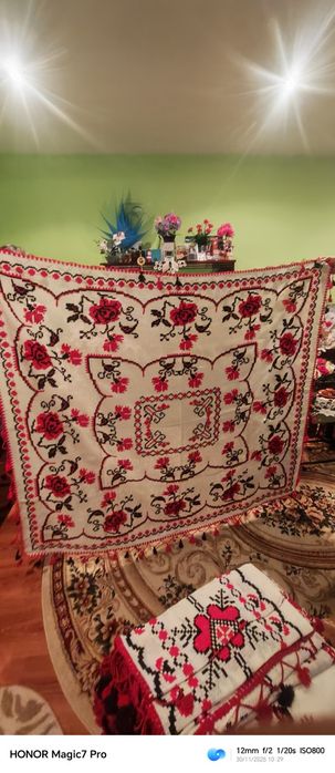 Vând cusături de mână