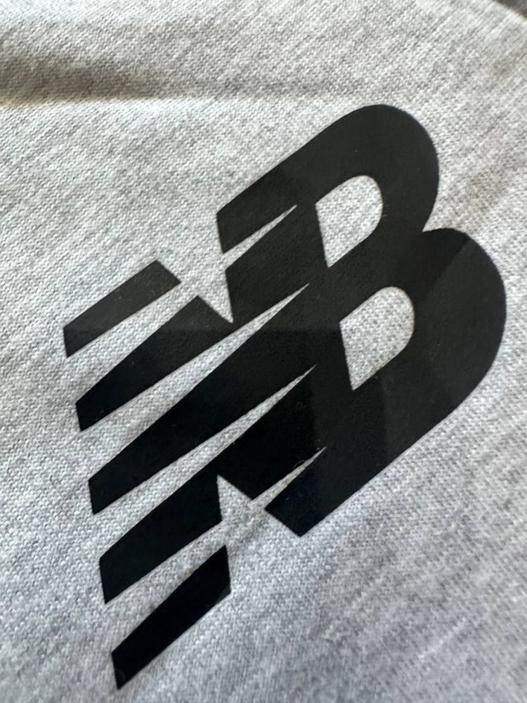New Balance къси панталони L размер умалени