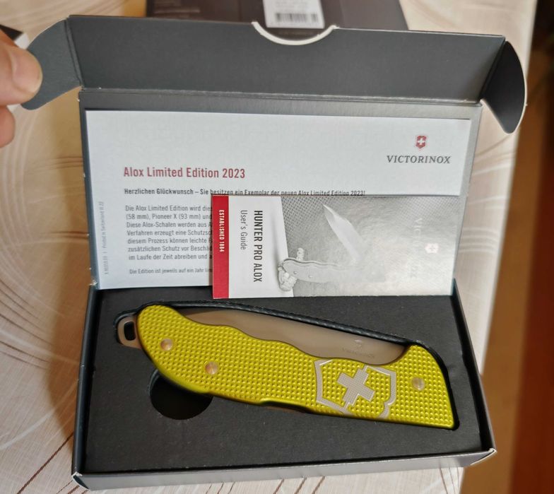 Швейцарски нож Victorinox Hunter Pro Alox Limited Edition 2023