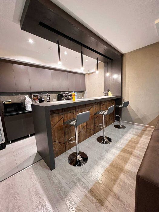 ОФИСНОЕ ЗДАНИЕ
Яккасарайский район, ор-р Ракатбоши
4 уровня + подвал