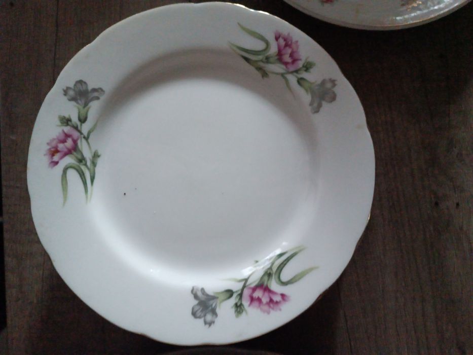 Продам столовую посуду