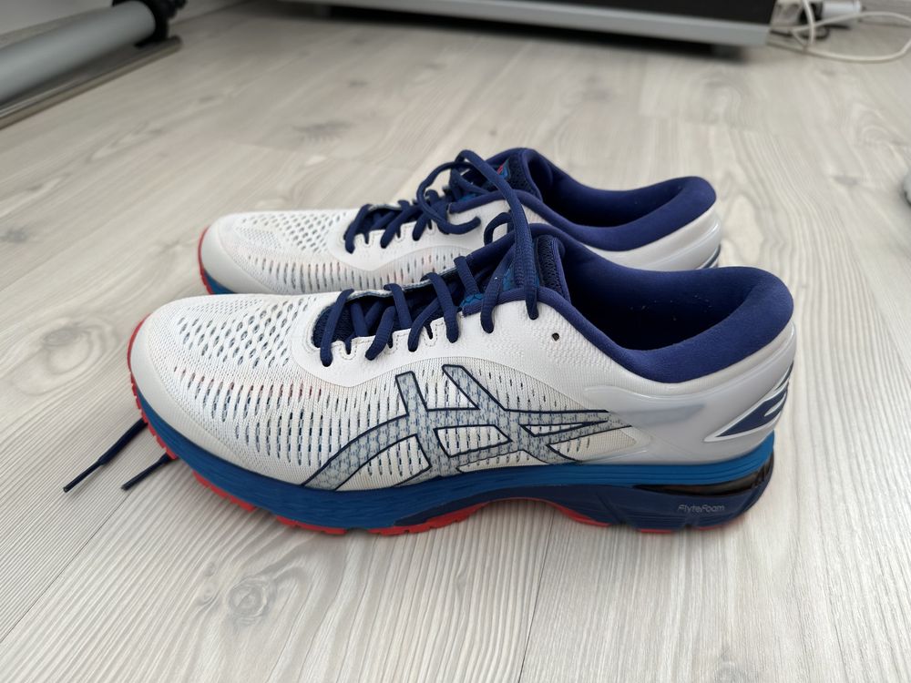 Sneakers         Asics