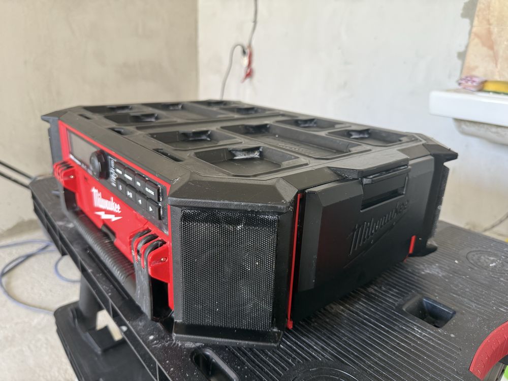 Радио milwaukee 18 v