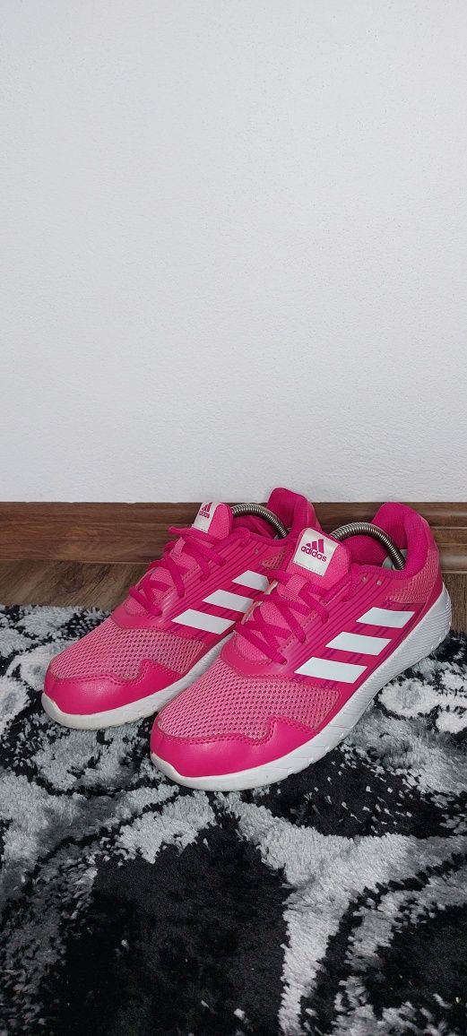 Adidaşi Adidas originali mărimea 38