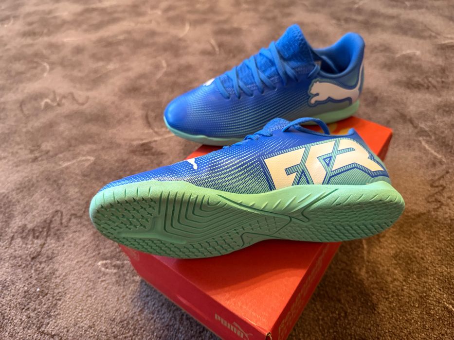 Adidasi Puma fotbal
