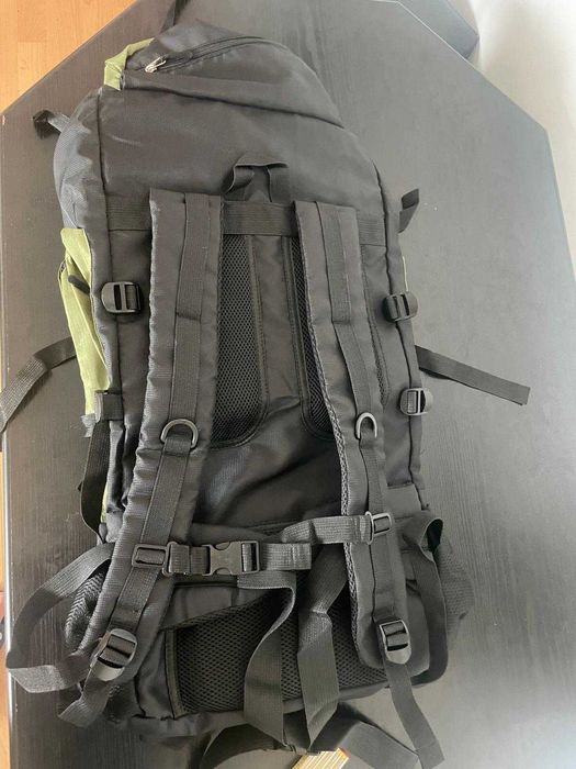 Ghiozdan mare de calatorii/ munte, 90L capacitate, nou si nefolosit
