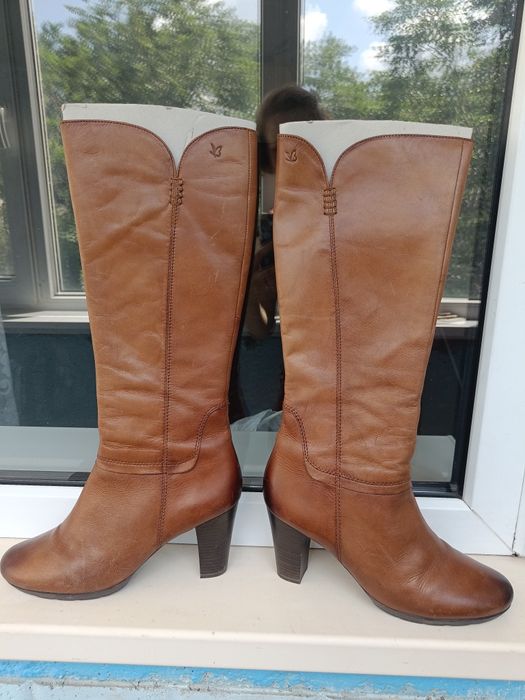 Демисезонные кожаные женские сапоги