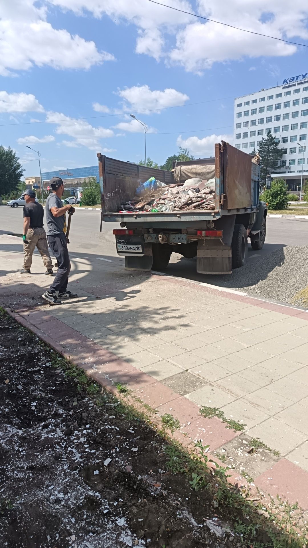 Вывоз мусора ЗИЛ, Газель
