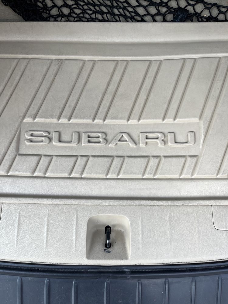 Гумена подложка за багажник на Subaru Tribeca