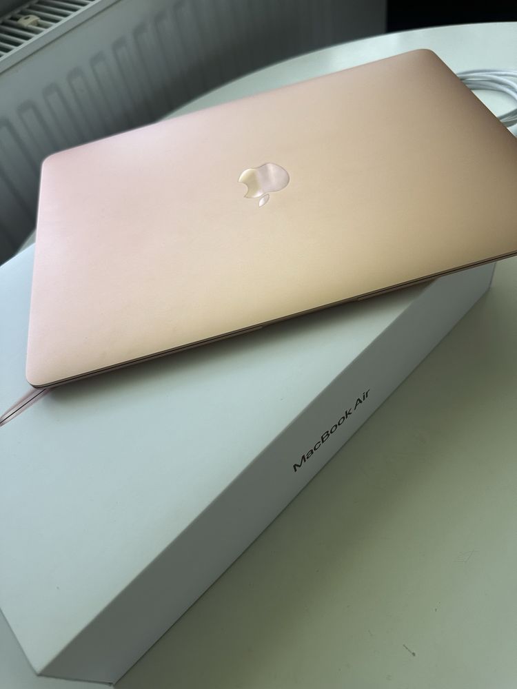 13-inch MacBook Air with Apple M1 chip