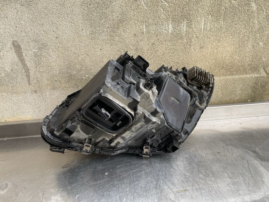 Far dreapta full led Mercedes Benz C Class W205 cu defect