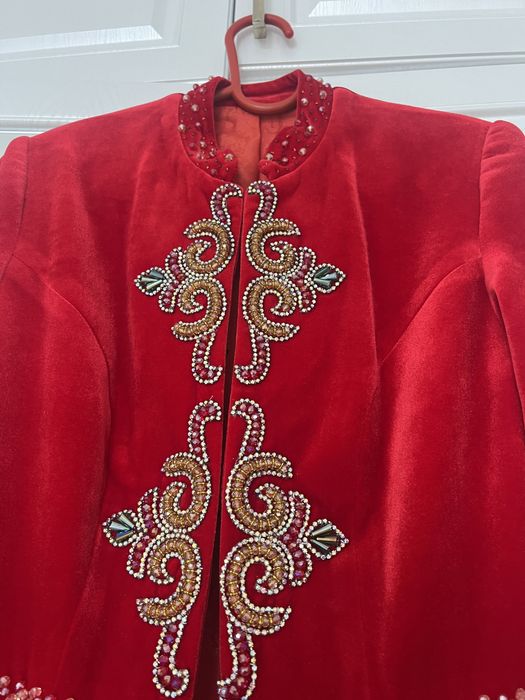 Камзол сатылады өте жақсы жағдайда срочно сатылады тап таза