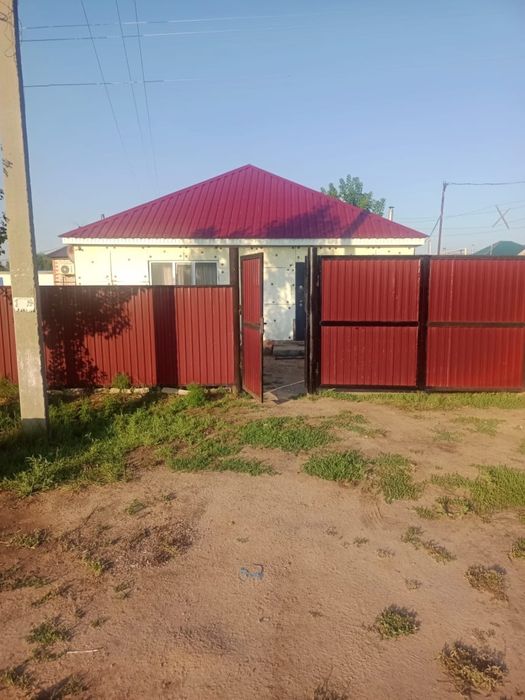 Продам дом  с ижс вода акбулак ,во дворе скважина