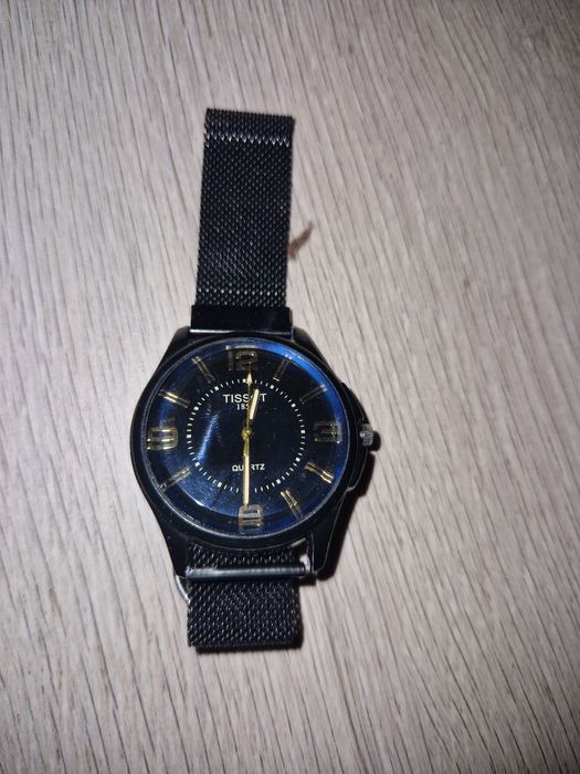 Продам наручные женские часы Tissot