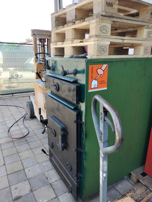 Vând bidoane plastic de la 1000/la 3000 litri.