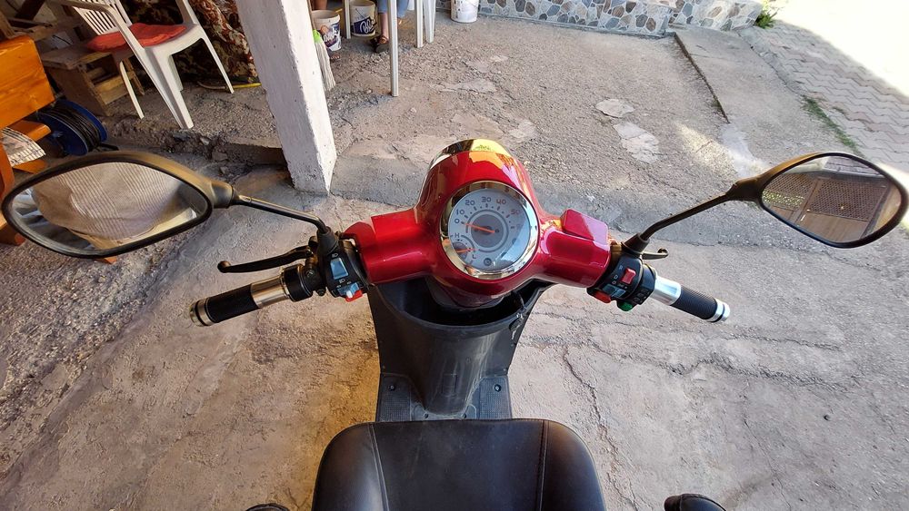 De vânzare Tricicletă electrică trei roți 2 persone/Cască