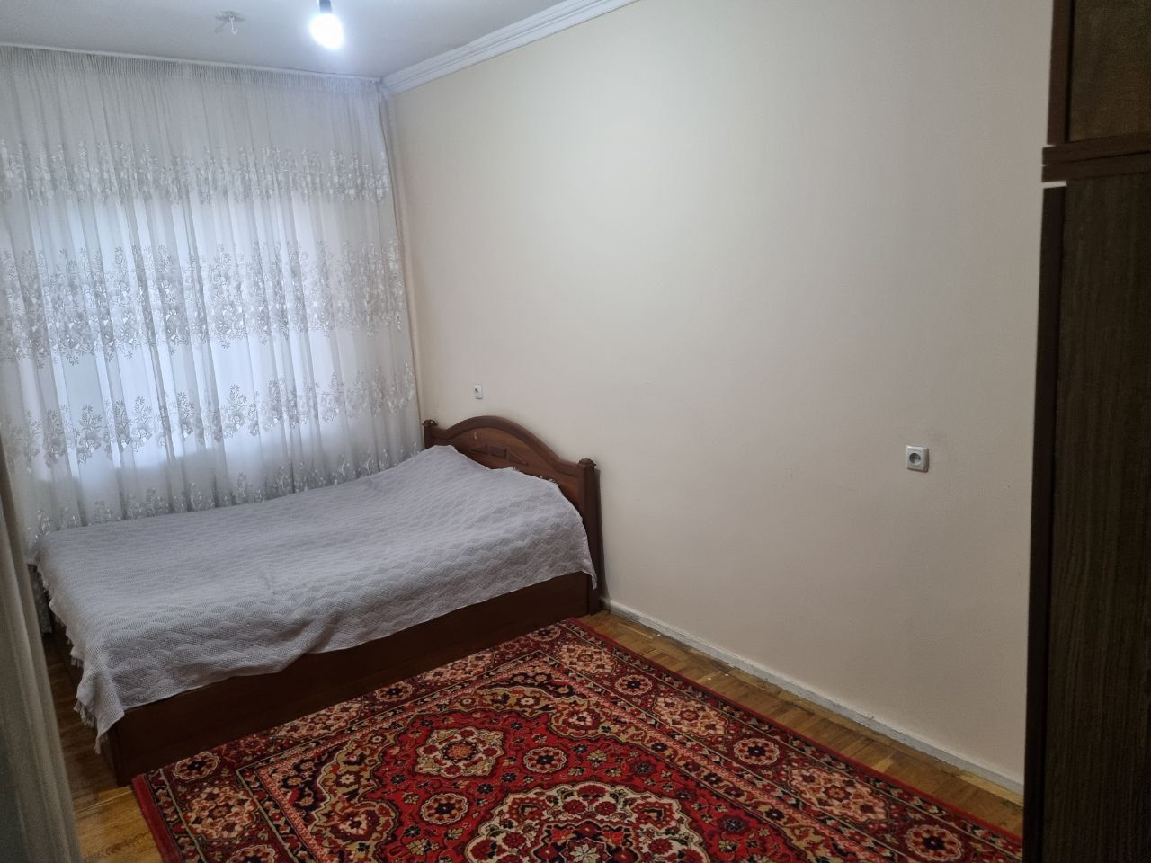 YUNUSOBOD 16 KV 4 xona dom sotiladi