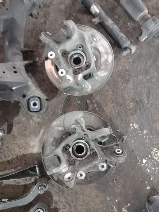 Punte spate completa grup amortizoare brat fuzeta spate BMW G20 G21