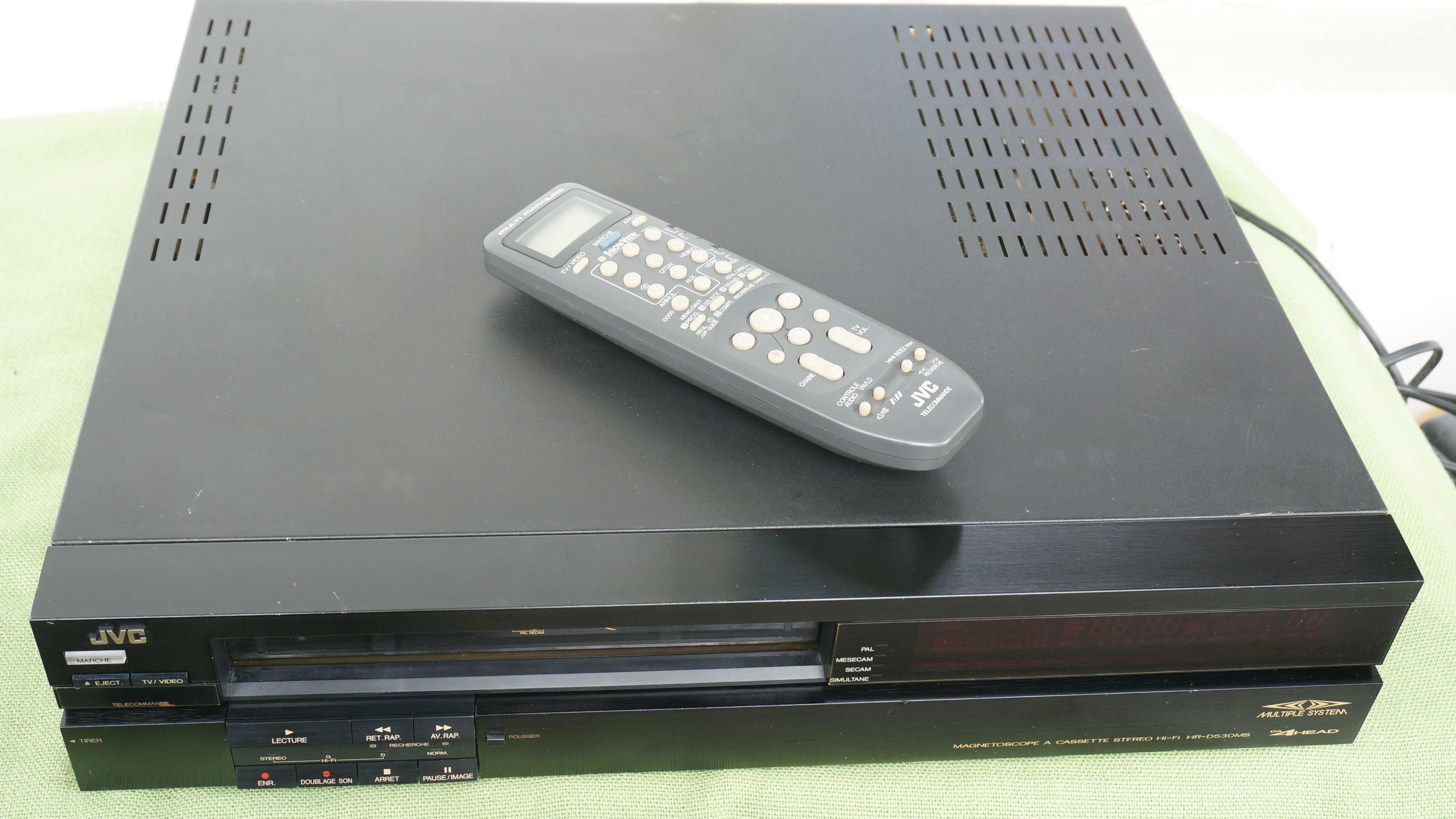Video recorder VHS JVC model HR-D530 stereo Hi-Fi multisistem