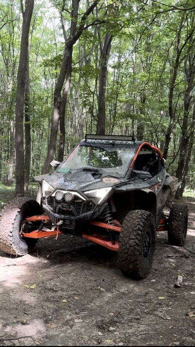 Polaris RZR Pro R ultimate Launch Edition 2000cc 225cai, nu maverick