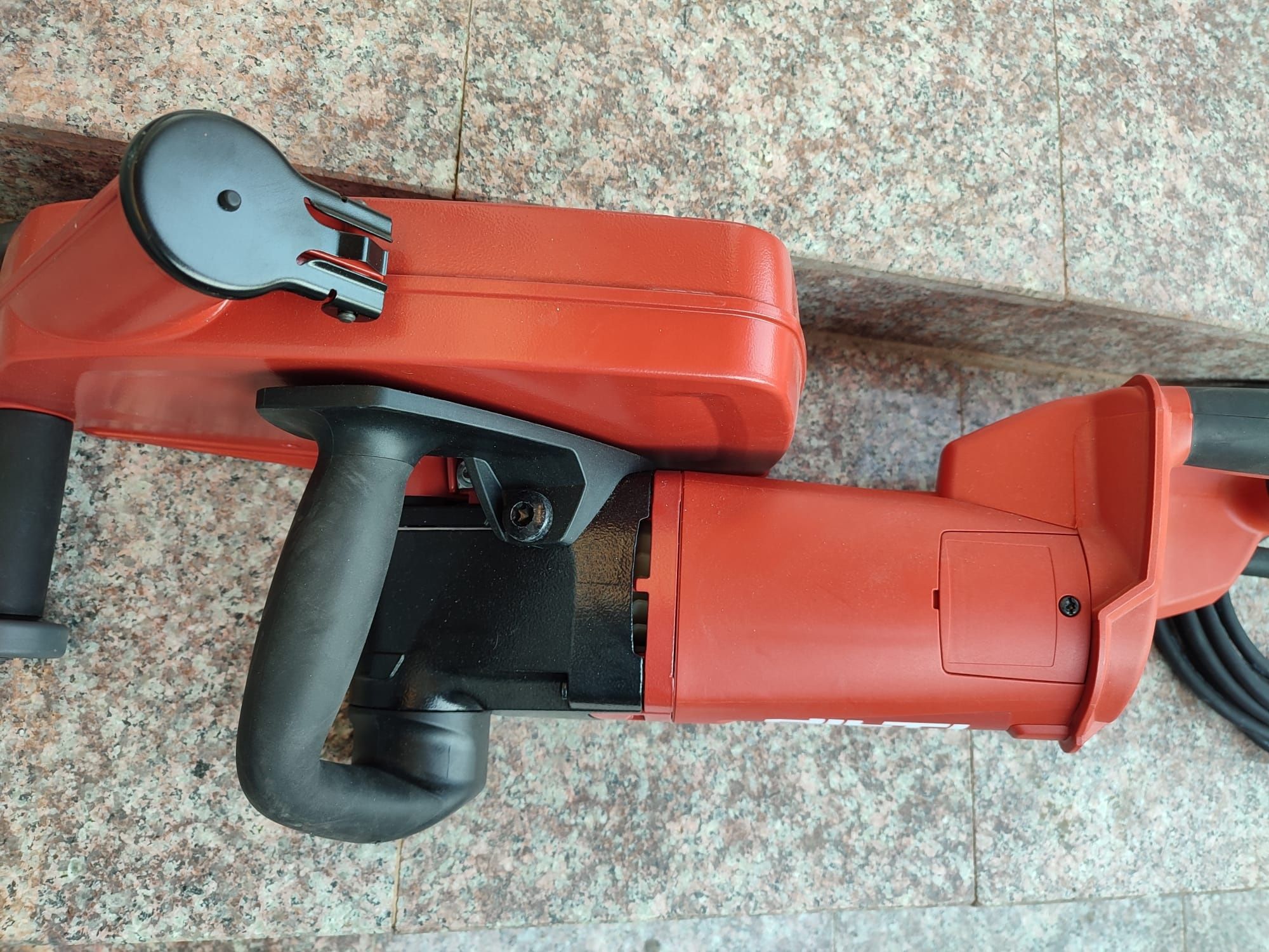 Hilti masina de decupat ziduri