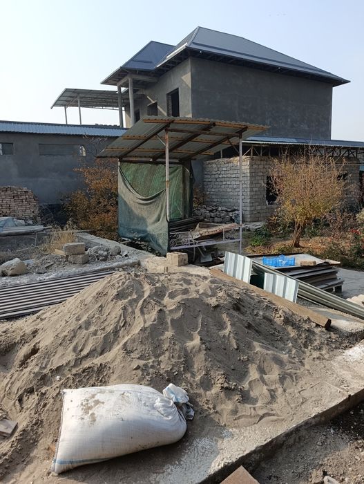 Ер сотилади Янги Узбекистон стадион оркаси тузел