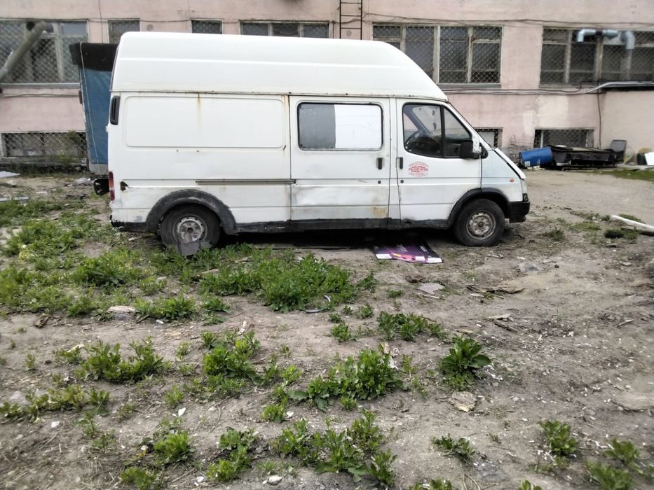 Продам машину Ford , грузовой фургон