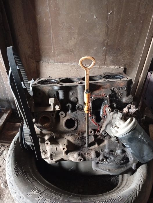 Продам запчасти на Ауди 80 Б4