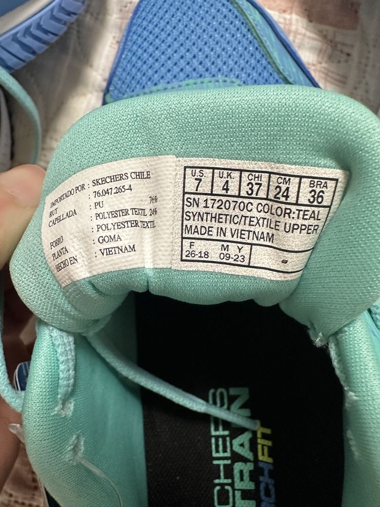 Нови  красиви маратонки  на SKECHERS номер 36