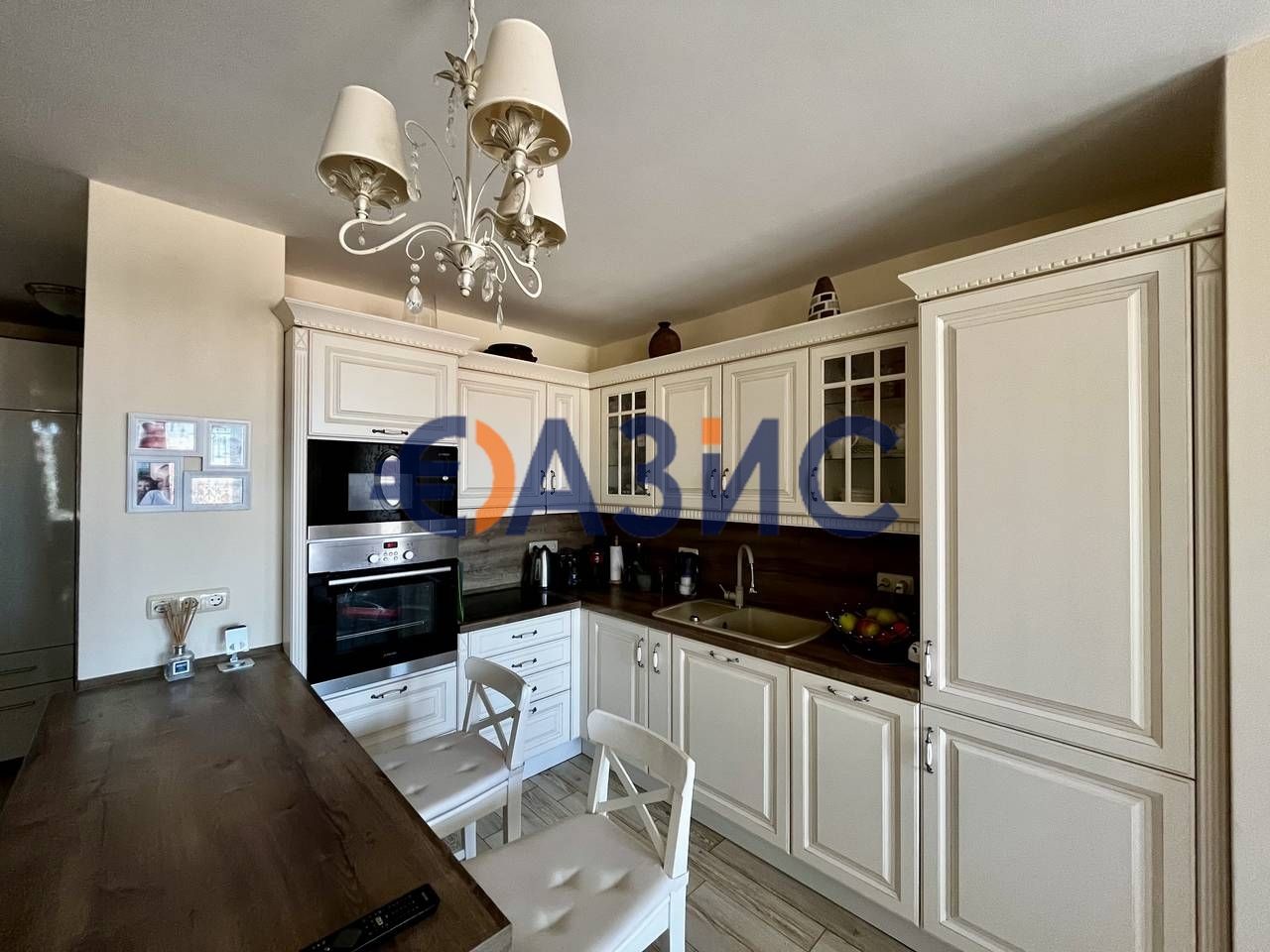 Продава се Четиристаен апартамент в Свети Влас - 110 кв.м за 2681 €/кв.м - Снимка #2