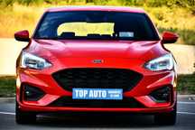 Ford Focus ST-Line Culoare deosebita