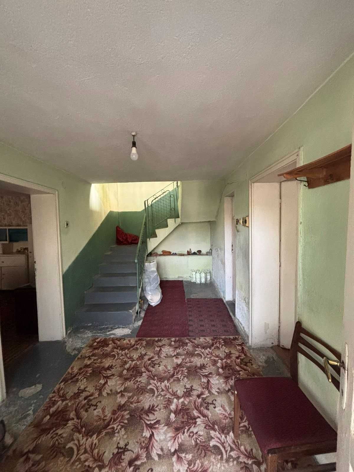 Къща в село Златовръх
