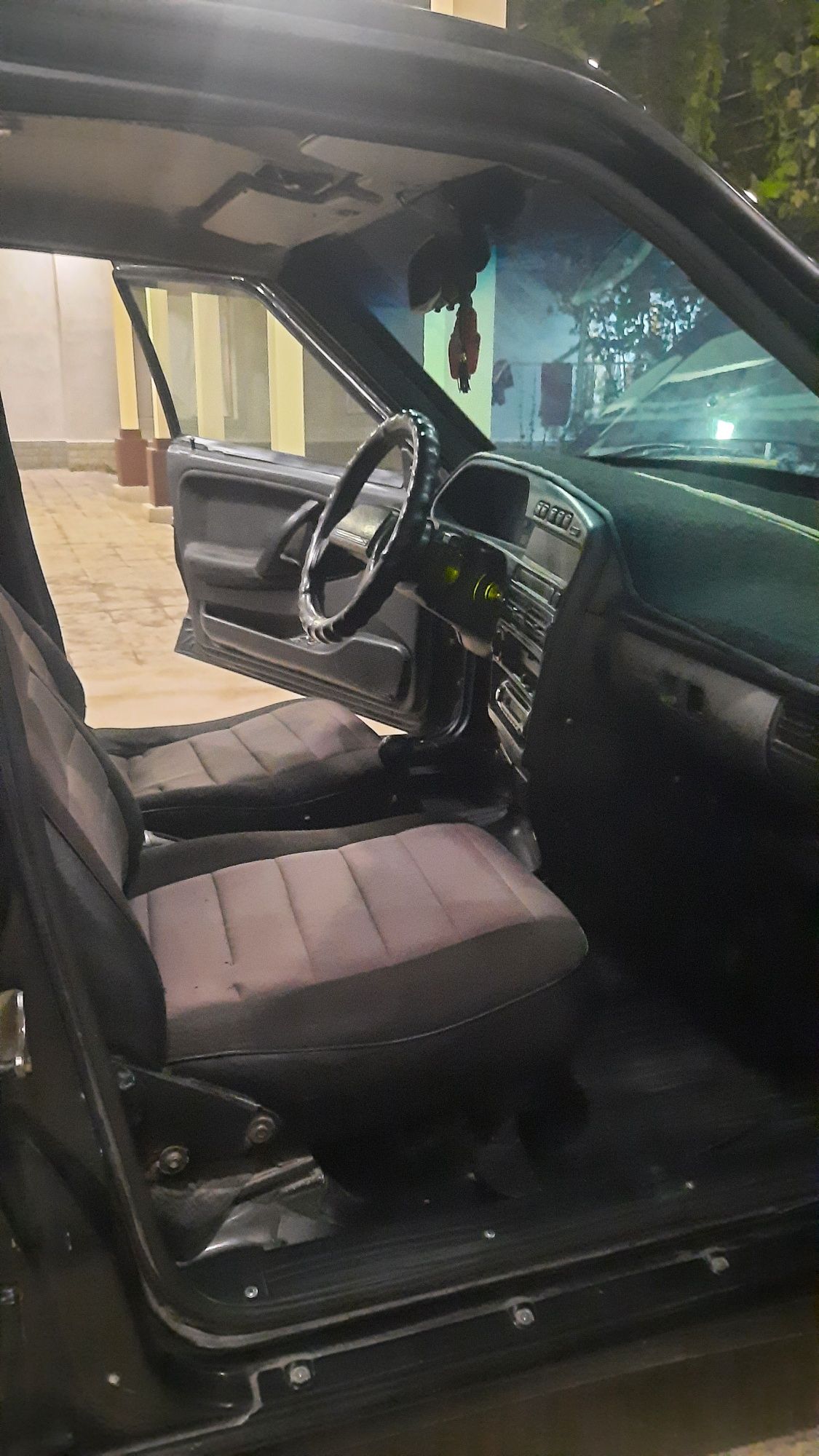 Lada moshinasi sotiladi 3000$ kelishiladi