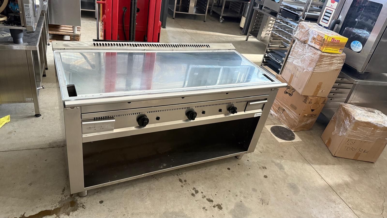 Grill frytop gratar Teppanyaki cromata 1500 cu 3 zone gaz
