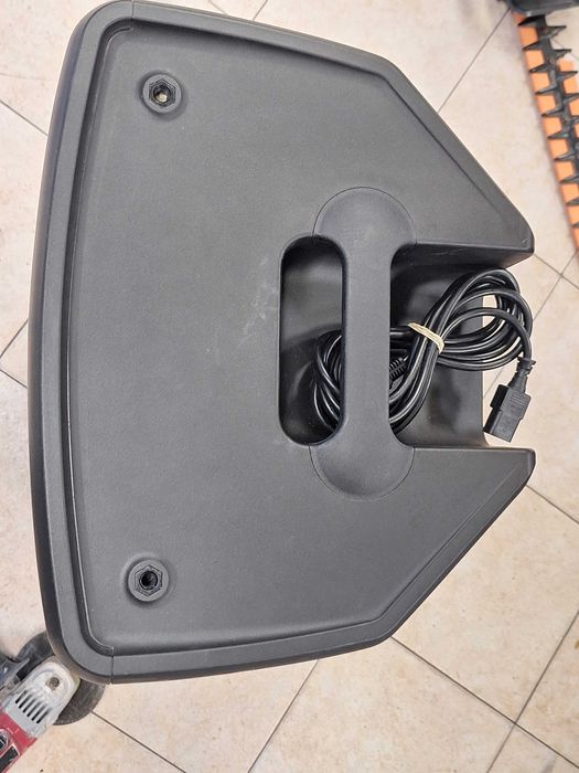 Аудуи колона JBL EON 715