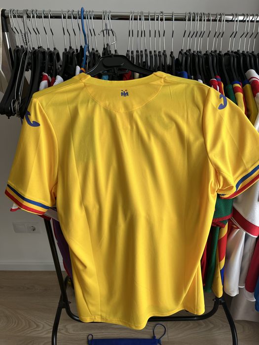 Tricou de fotbal nationala de fotbal a Romaniei marime M cu eticheta