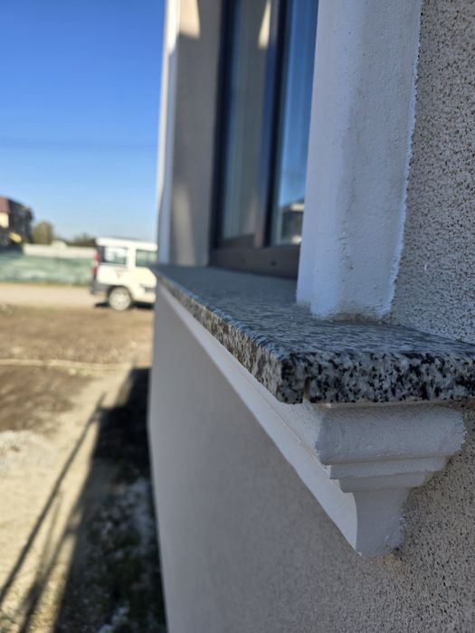 Glafuri, blaturi, trepte, pardoseli din marmură și granit la comandă
