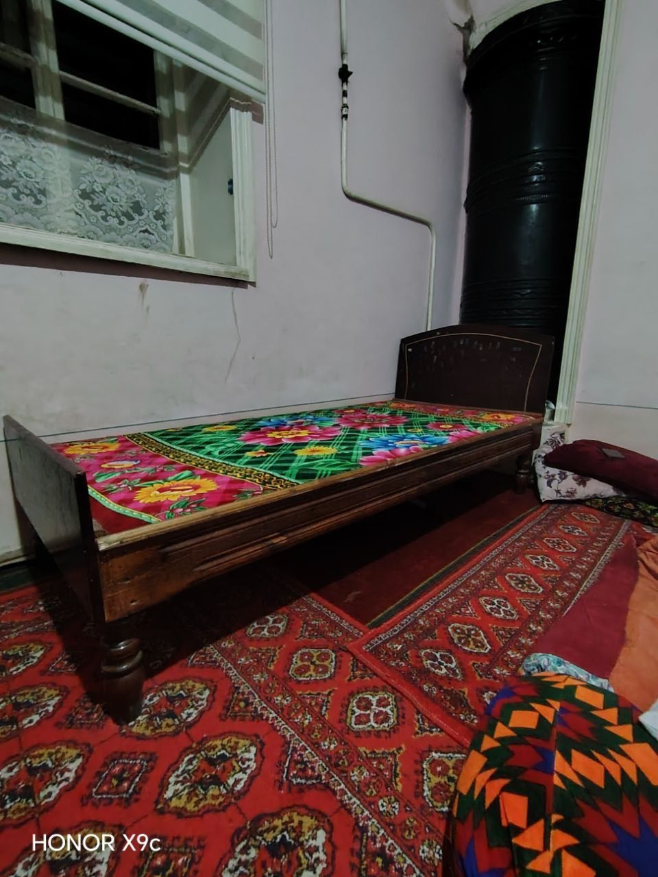 1  kishilik spalniy  narx 300 ming
