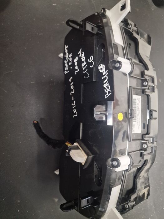 Ceasuri bord Citroen Berlingo,Peugeot 208 hdi,an 2016-2019