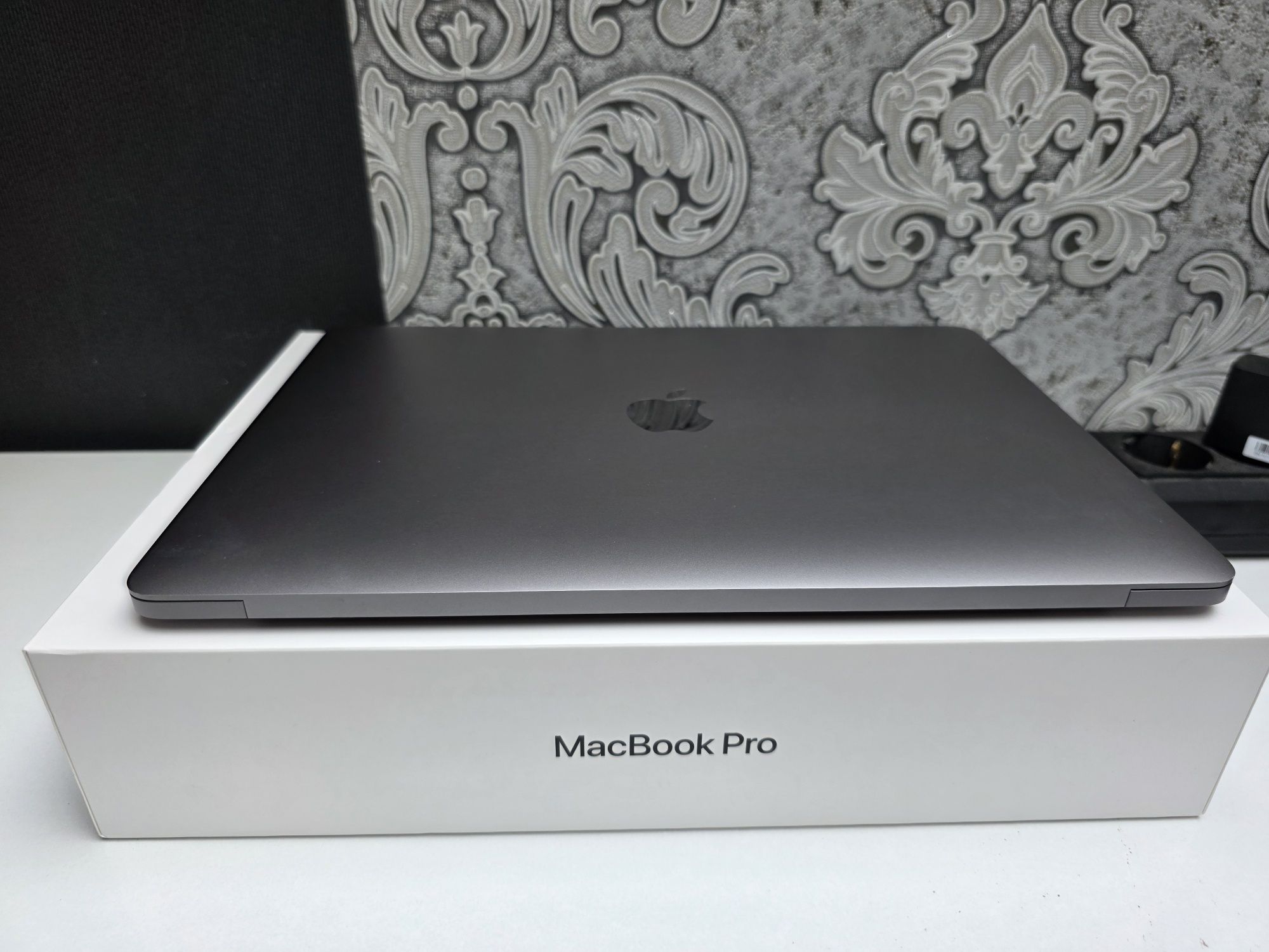 MacBook Pro 13 - inch