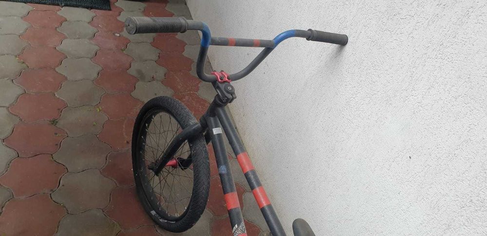 Bicicleta BMX cu cadru carbon + accesorii