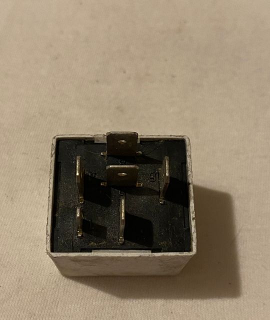 Releu 7700822929 Renault Safrane prima generatie